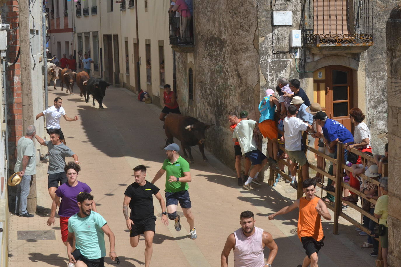 Lumbrales celebra un encierro vibrante