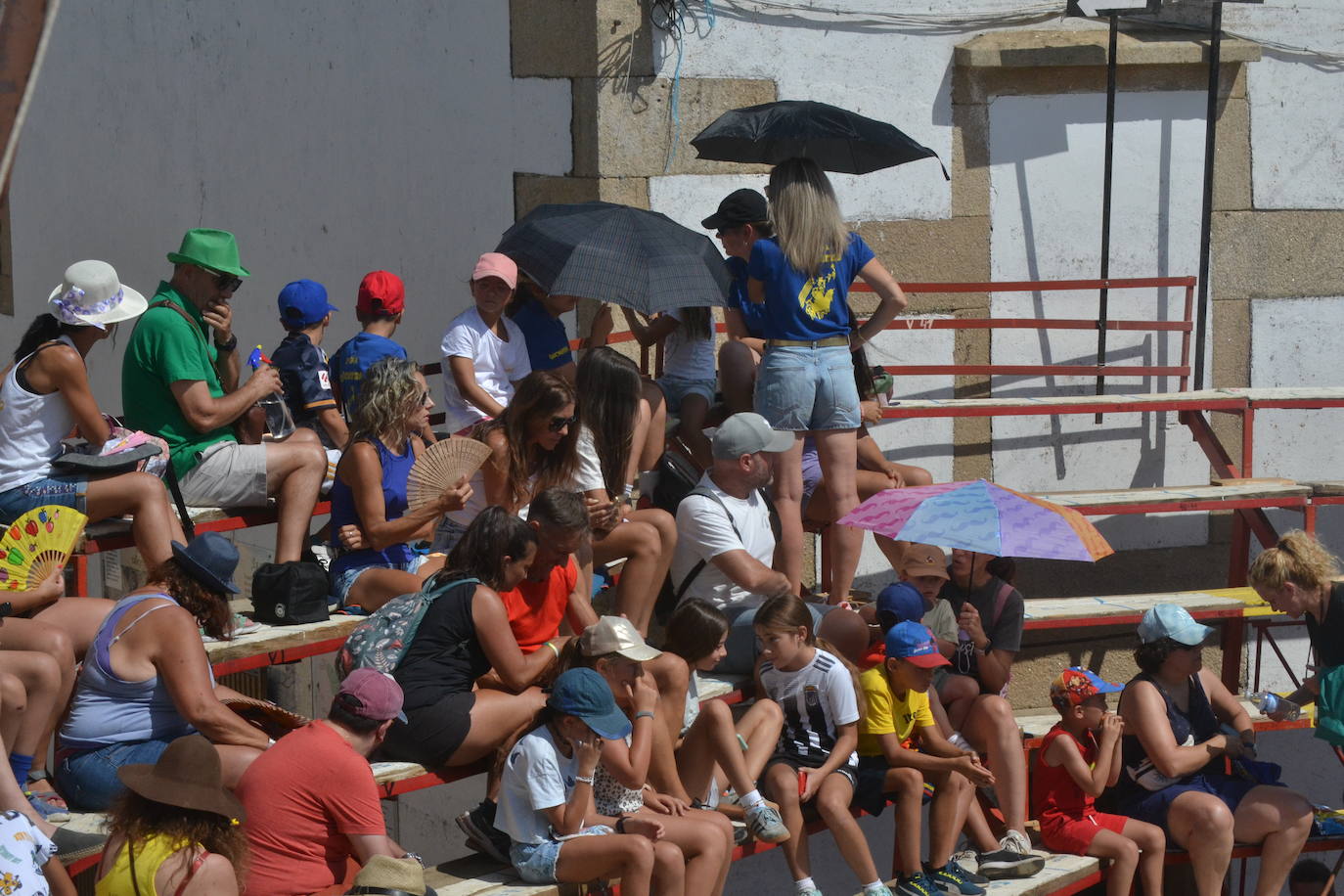 Lumbrales celebra un encierro vibrante