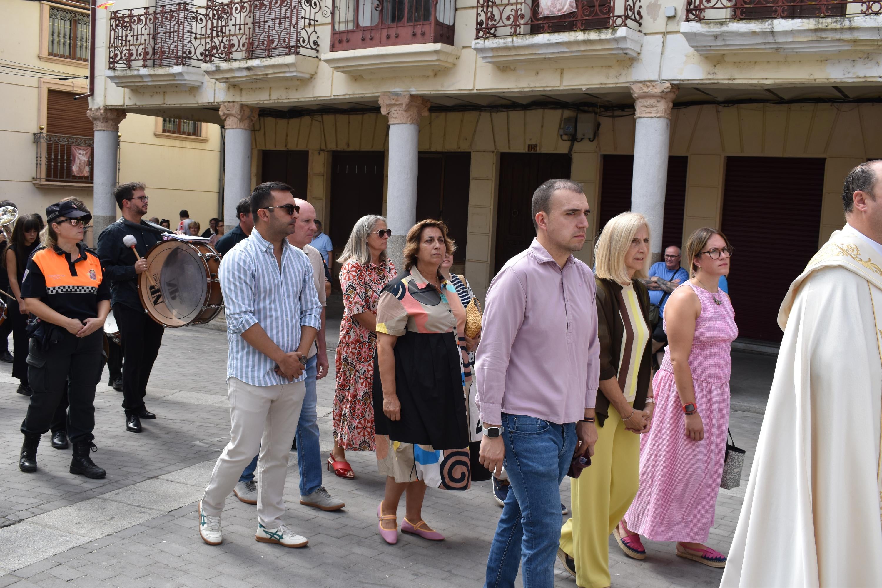Santa Teresa vuelve a las calles de Alba de Tormes entre aplausos y mucha emoción