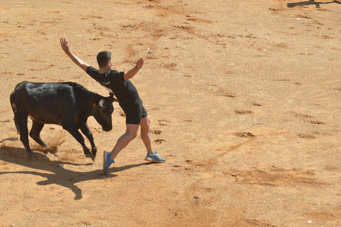 Lumbrales celebra un encierro vibrante