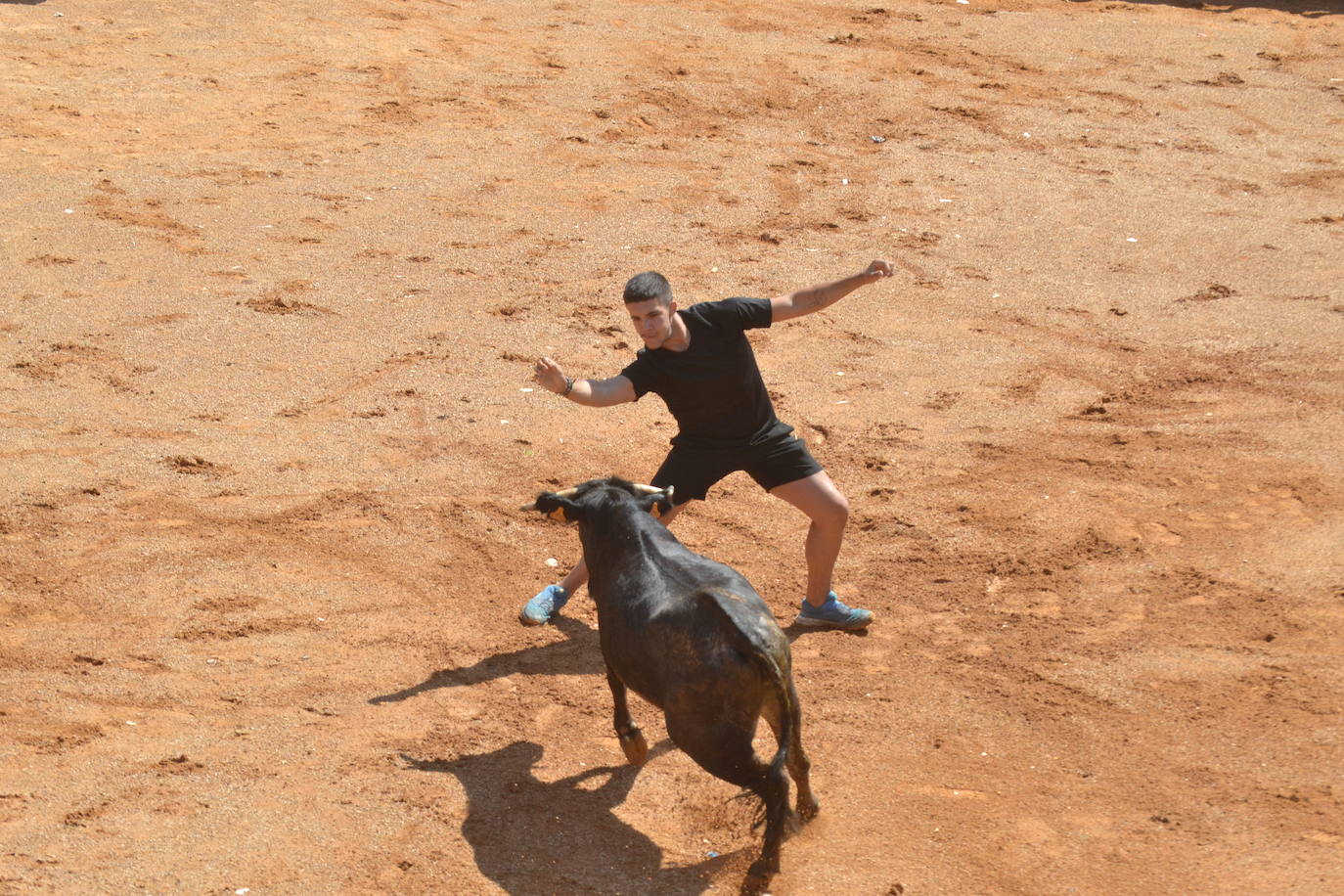 Lumbrales celebra un encierro vibrante