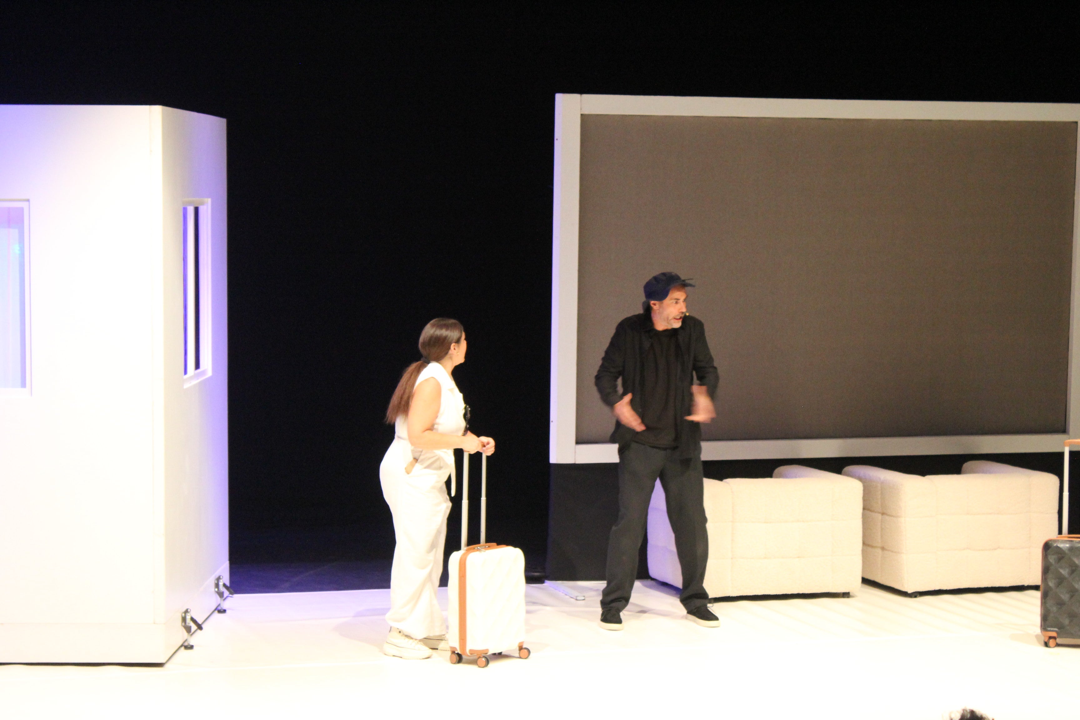 Las danzas tradicionales arrancan las primeras ovaciones de la Feria de Teatro