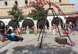 "La Sortija de Metal", una colección de atracciones con materiales reciclados