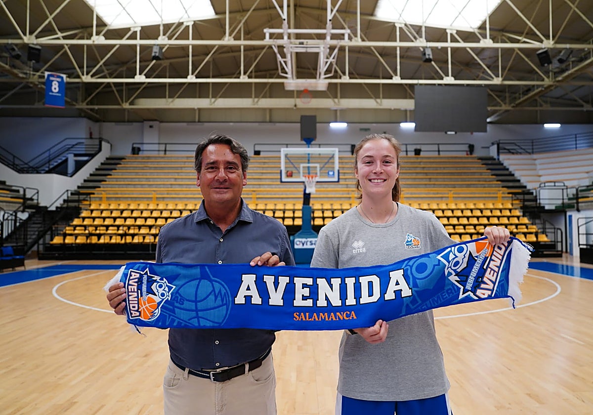 Jorge Recio y Abby Meyers, sobre el parquet del Würzburg Silvia Domínguez.