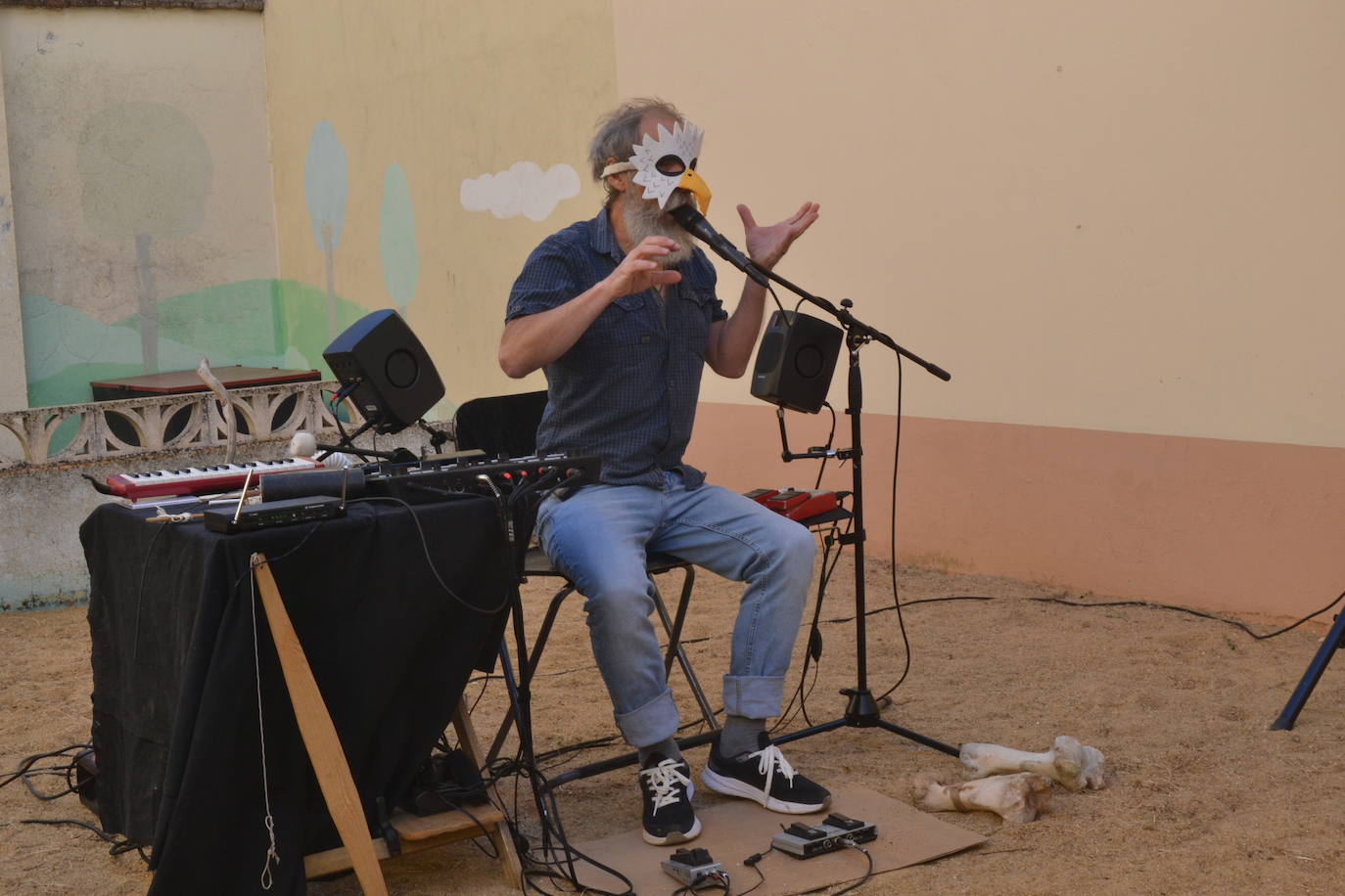 Los futuros espectadores se divierten en la Feria de Teatro