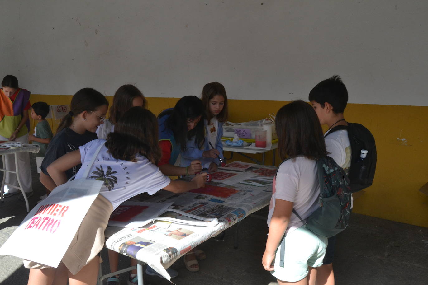 Los futuros espectadores se divierten en la Feria de Teatro