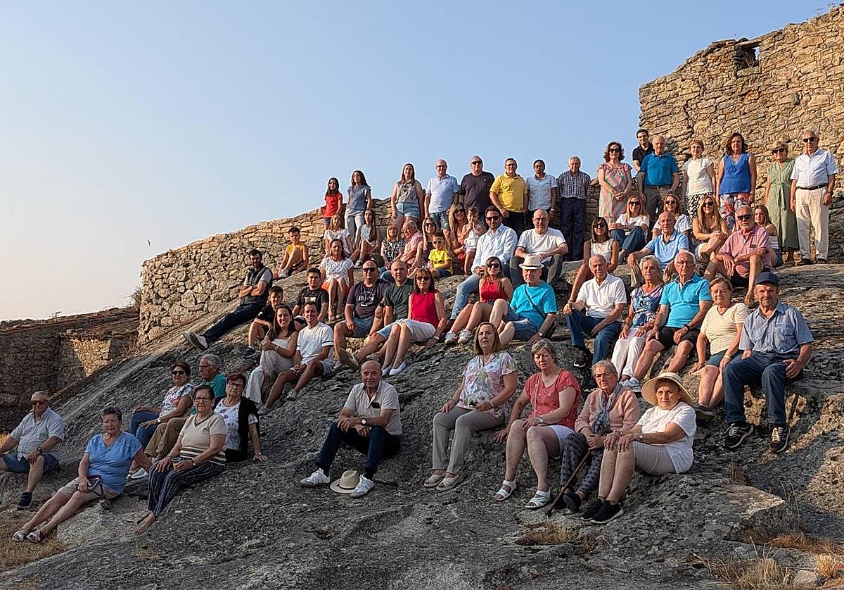 Concurso 'Así somos en mi pueblo': la peña de Guadramiro cargada de historia, simbolismo y horas de juegos
