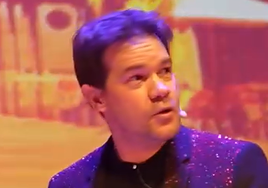 Imagen de Juan Dávila durante el show.