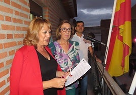 La alcaldesa y la pregonera en Paradinas