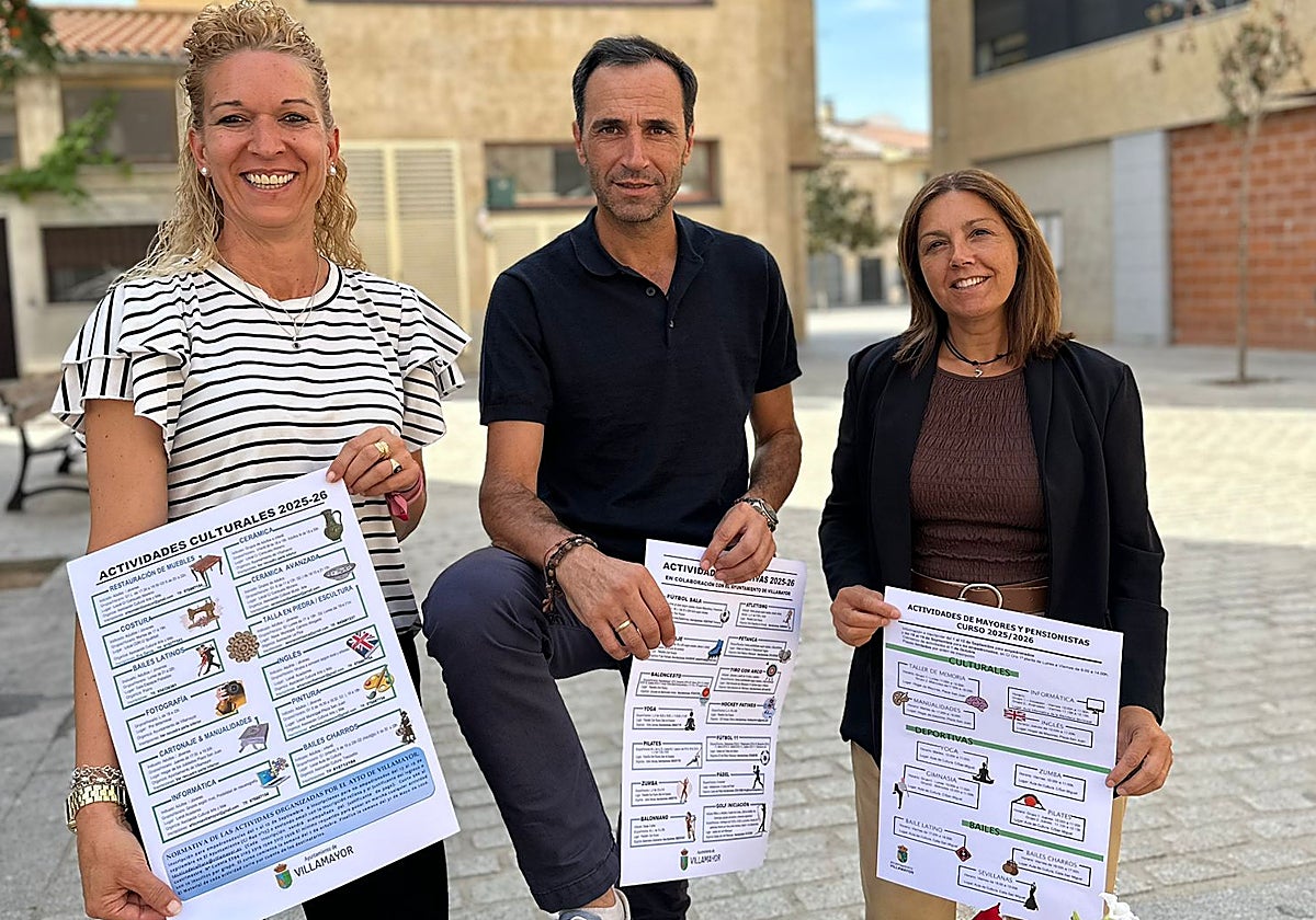 María José García, Salvador Ruano y Soledad García presentaron la propuesta de actividades.