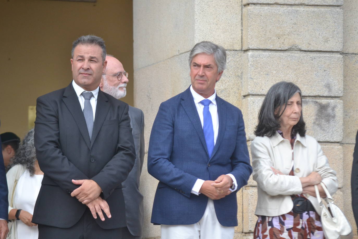 El ondear de las banderas marca el inicio de la recreación del cerco francés a Almeida