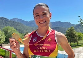 Verónica Sánchez, con una medalla en un Campeonato de España.
