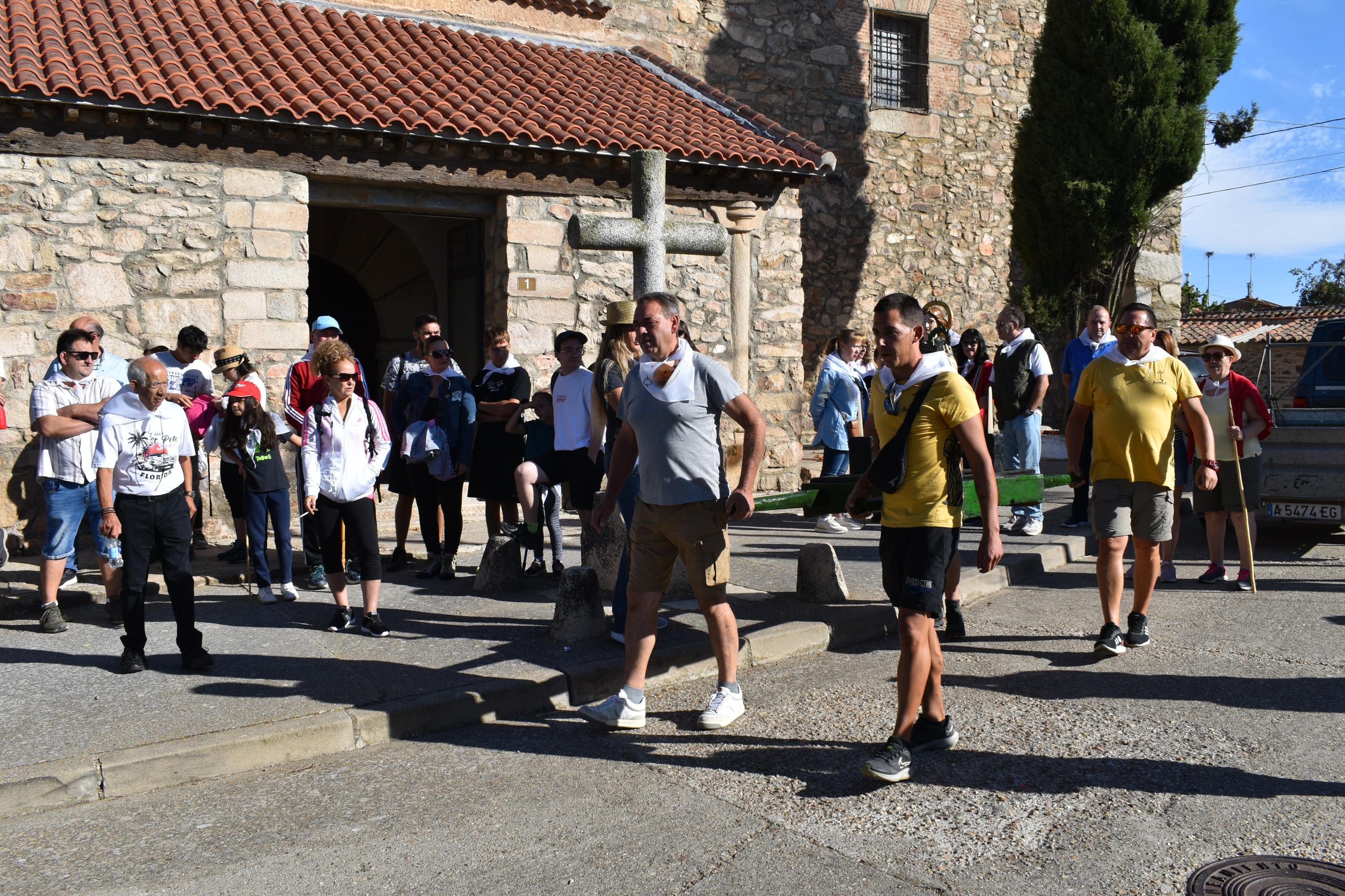 Unión y esperanza con la primera piedra para recuperar la antigua ermita de la Cuesta de San Pelayo