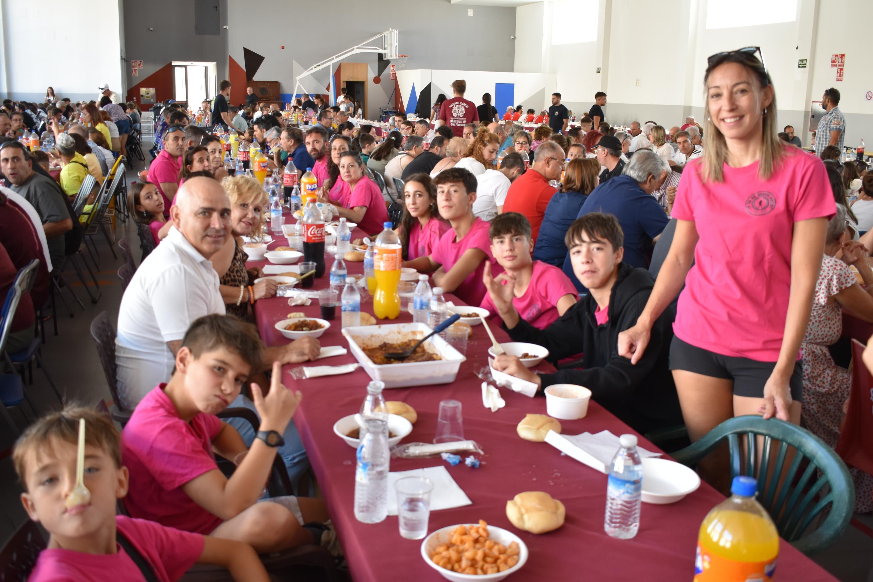 Villares de la Reina mezcla gastronomía y solidaridad a favor de los afectados del incendio de Cipérez