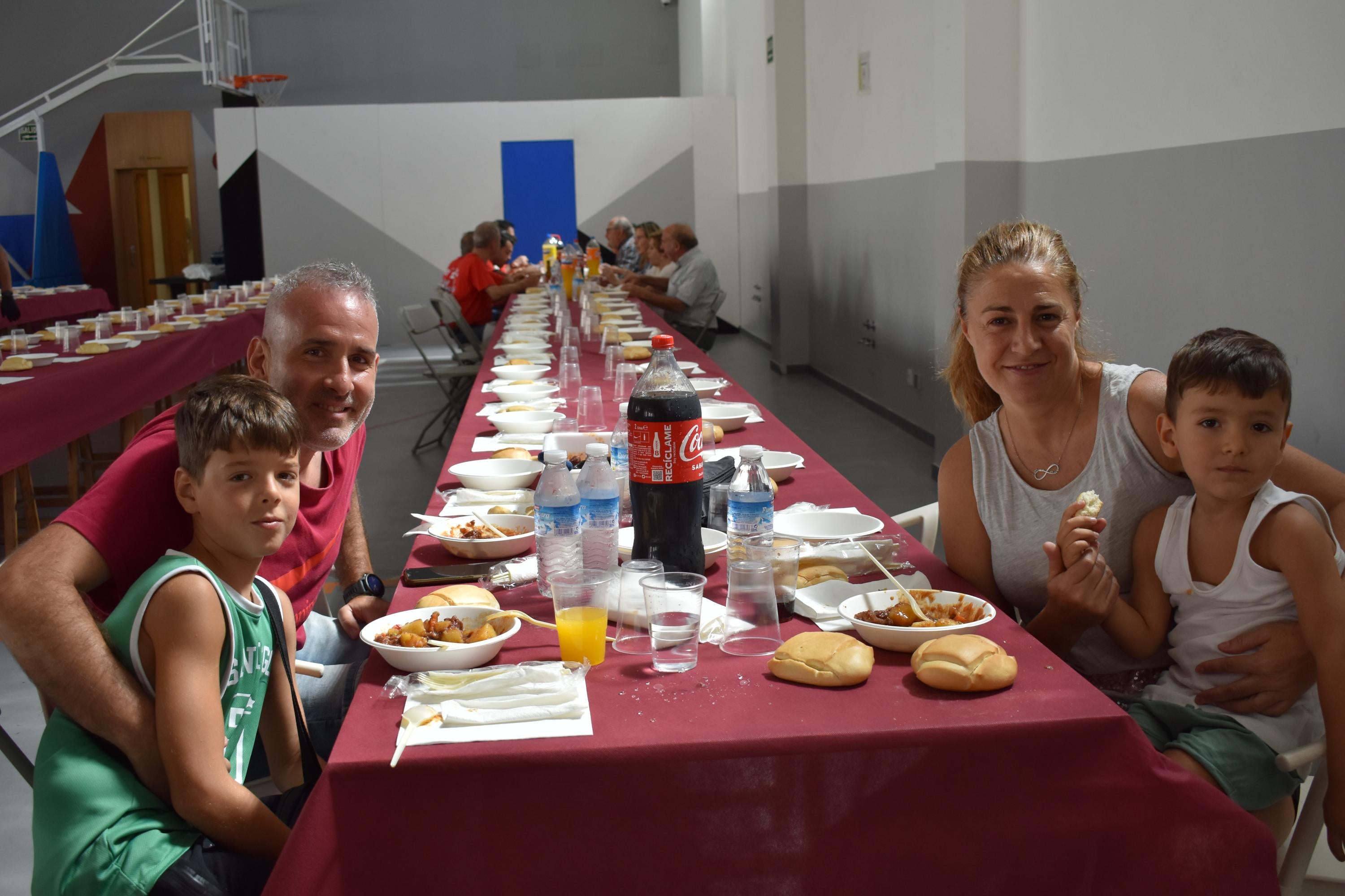 Villares de la Reina mezcla gastronomía y solidaridad a favor de los afectados del incendio de Cipérez