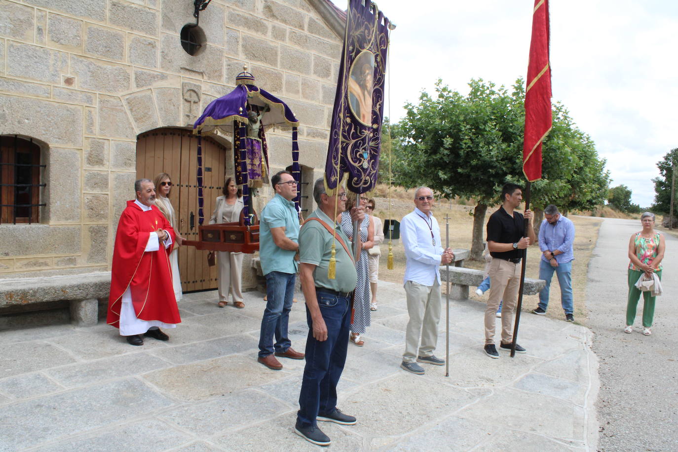 Los fieles de Sorihuela acompañan al Cristo de Valvanera