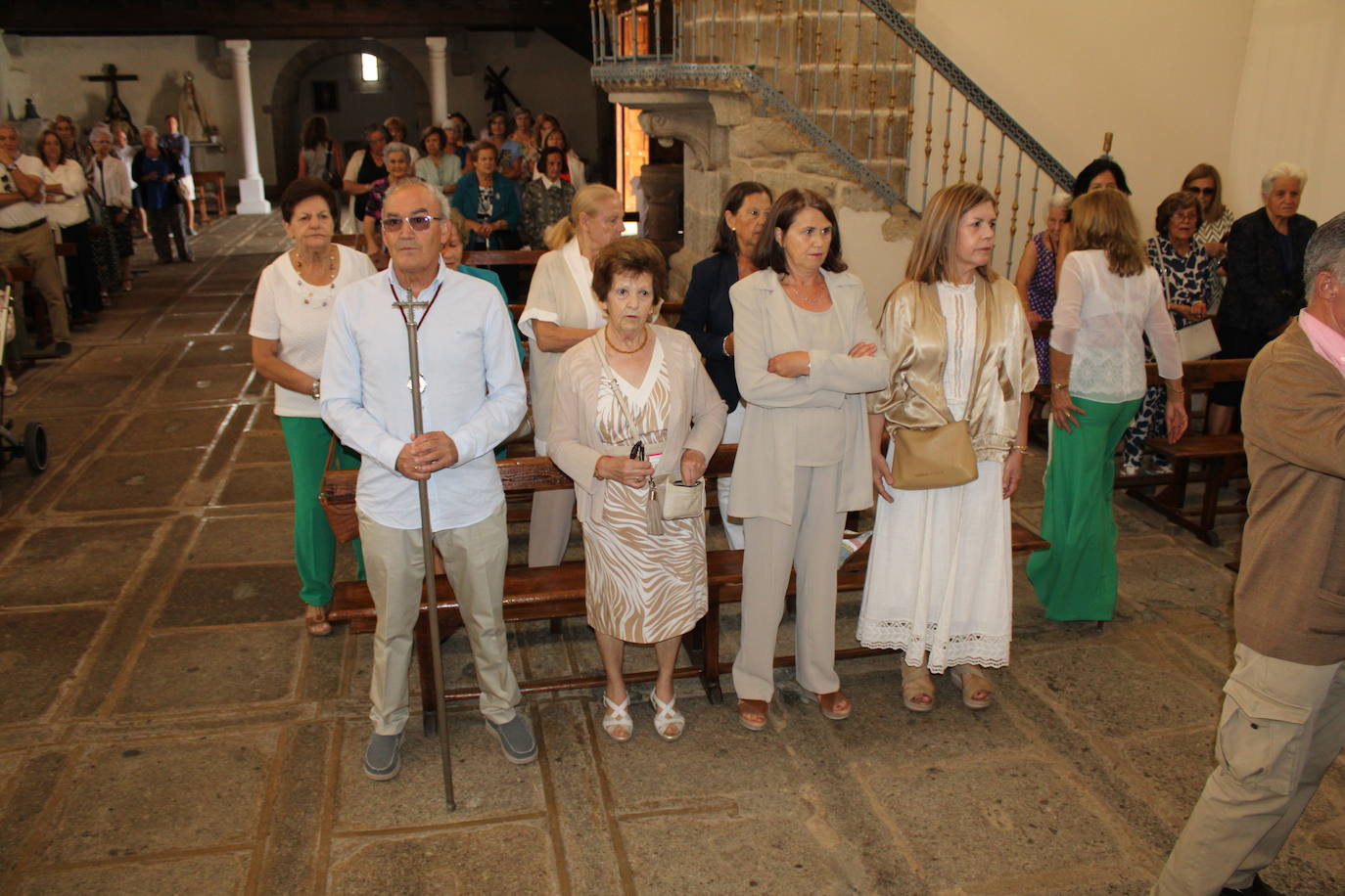 Los fieles de Sorihuela acompañan al Cristo de Valvanera