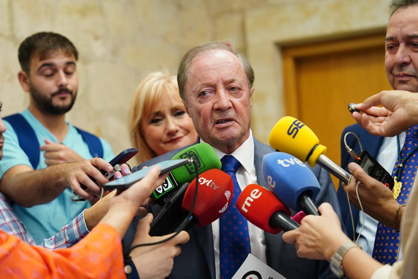 Eustaquio Andrés dedica la Medalla al Mérito de la Cámara a sus empleados