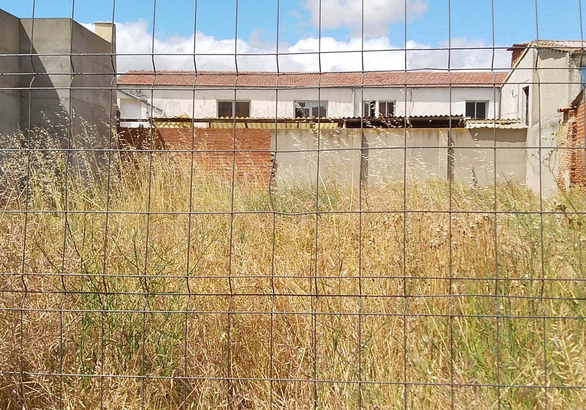Piden sanciones para los propietarios que no cumplan la ordenanza sobre limpieza y mantenimiento de solares en Peñaranda