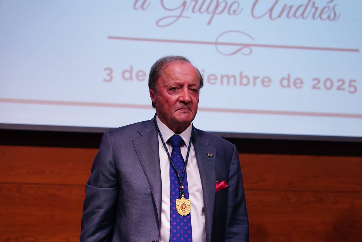Eustaquio Andrés dedica la Medalla al Mérito de la Cámara a sus empleados