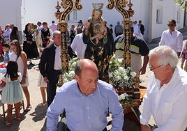 Llegada de la Virgen a la iglesia tras la procesión del año pasado.