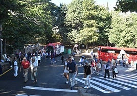 Imagen de autobuses el 8 de septiembre de 2024 minutos antes del inicio de la romería de la Virgen del Castañar en Béjar.