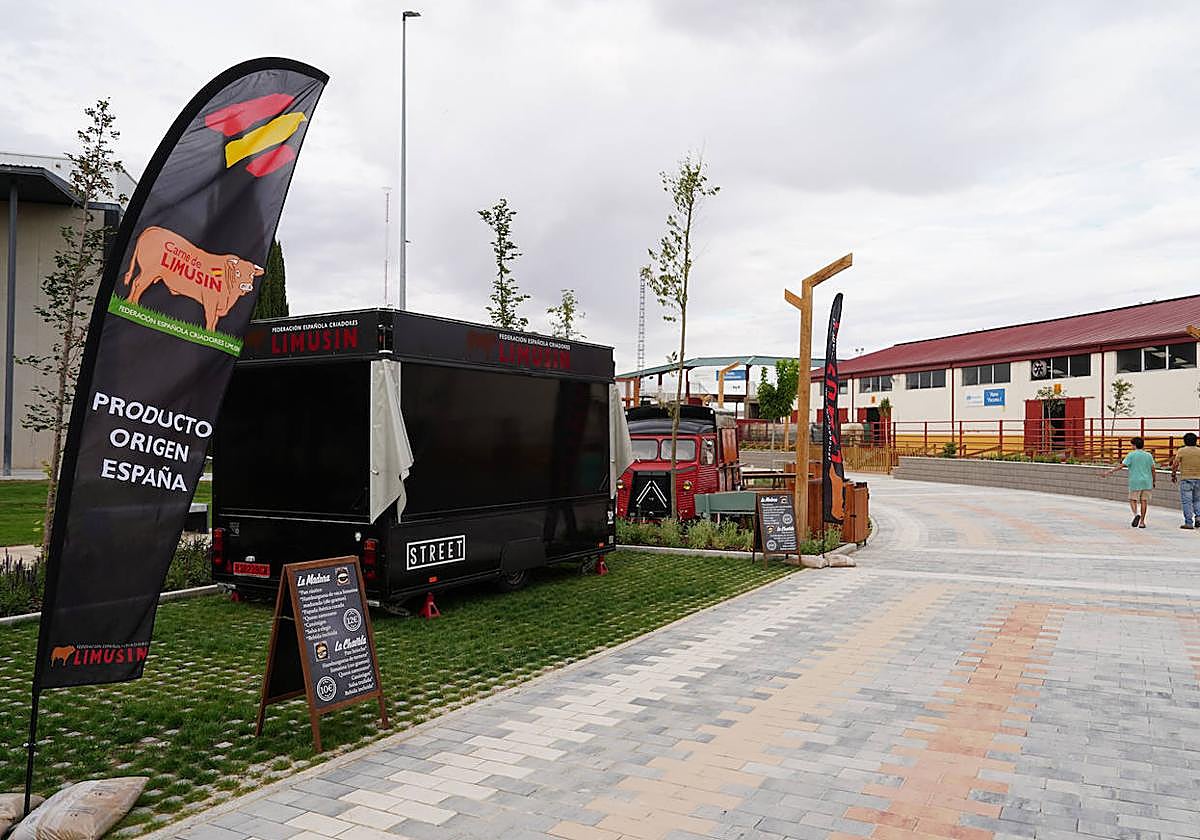 Bulevar del recinto, con las food trucks instaladas y donde también habrá «tardeo».