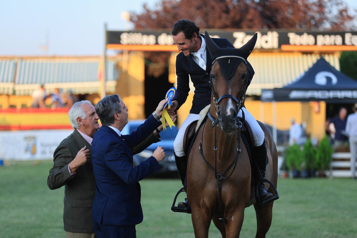 Ambientazo en la primera jornada de un concurso de saltos que enamora a Salamanca