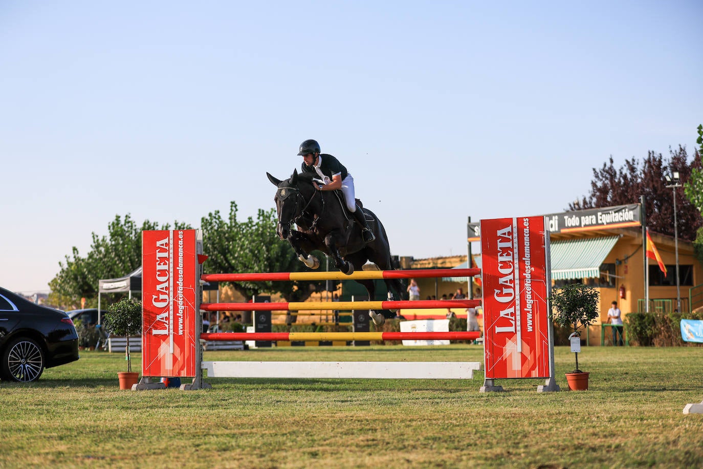 Ambientazo en la primera jornada de un concurso de saltos que enamora a Salamanca