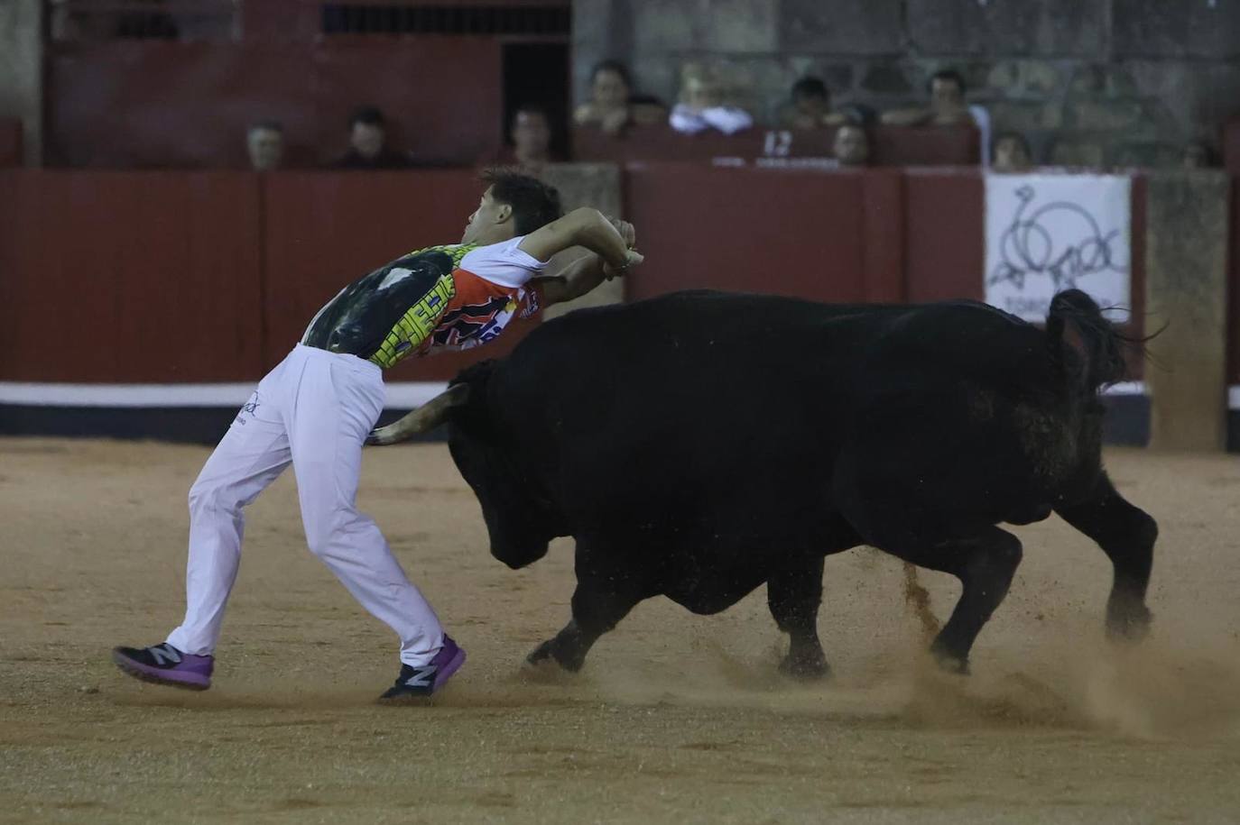 Las mejores imágenes del espectacular concurso de recortes que abrió la Feria en La Glorieta