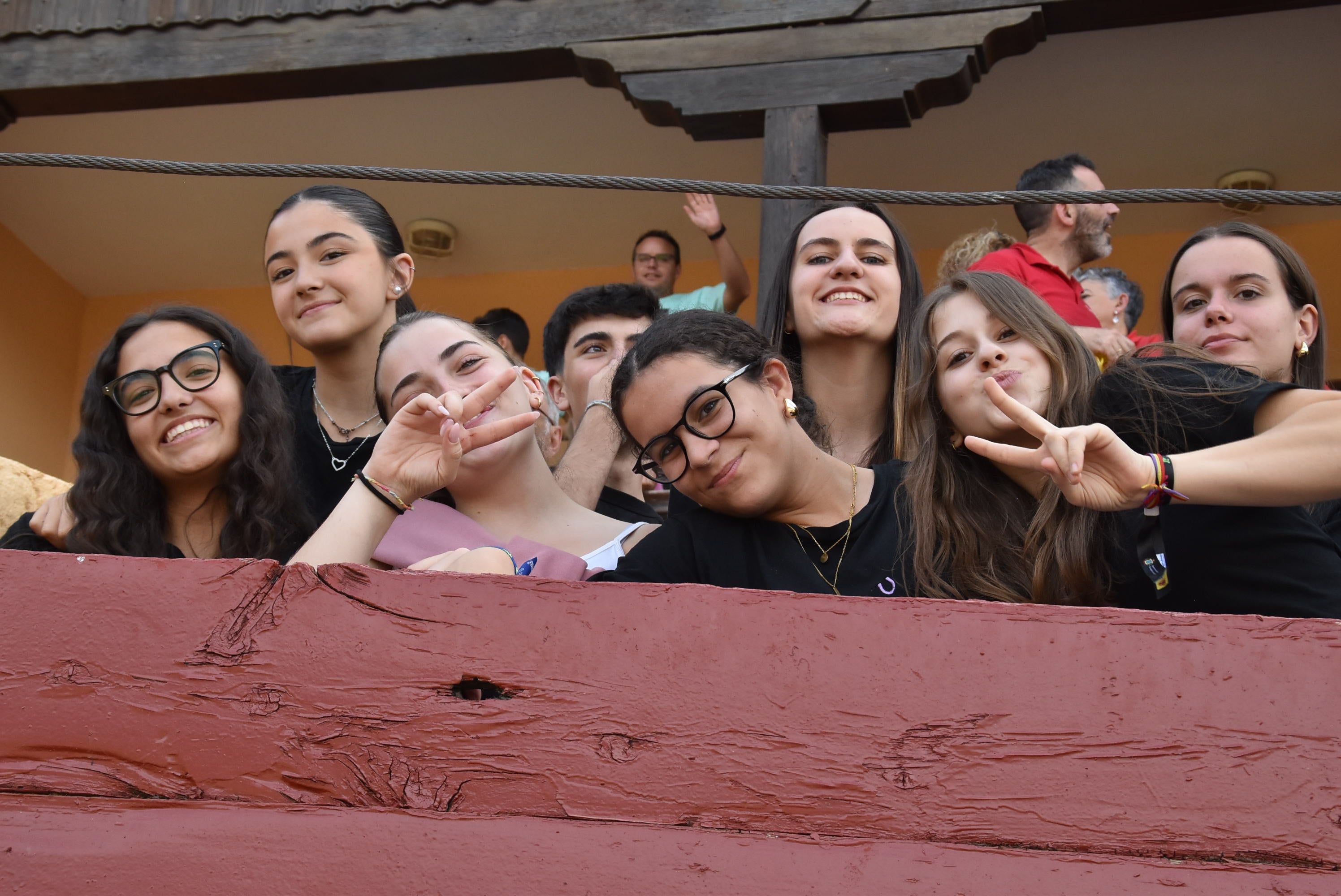 La peña &#039;El lokal&#039; gana las pruebas del Humor Amarillo en la plaza de toros de Béjar
