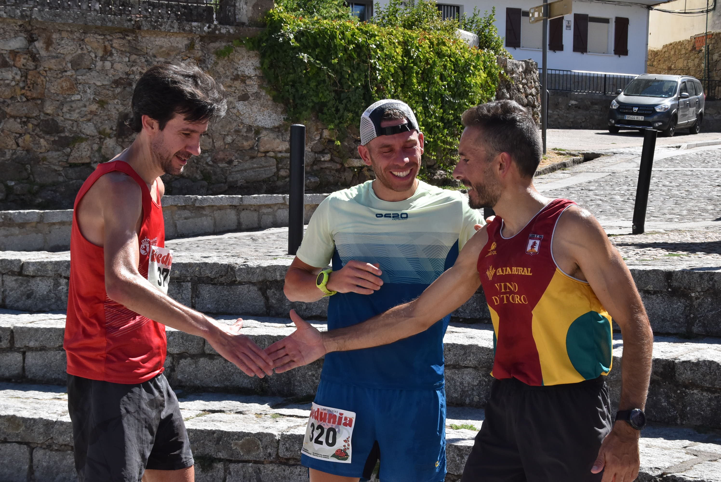 Álvaro García y Verónica Sánchez ganan en la Arrebatacapas de Candelario