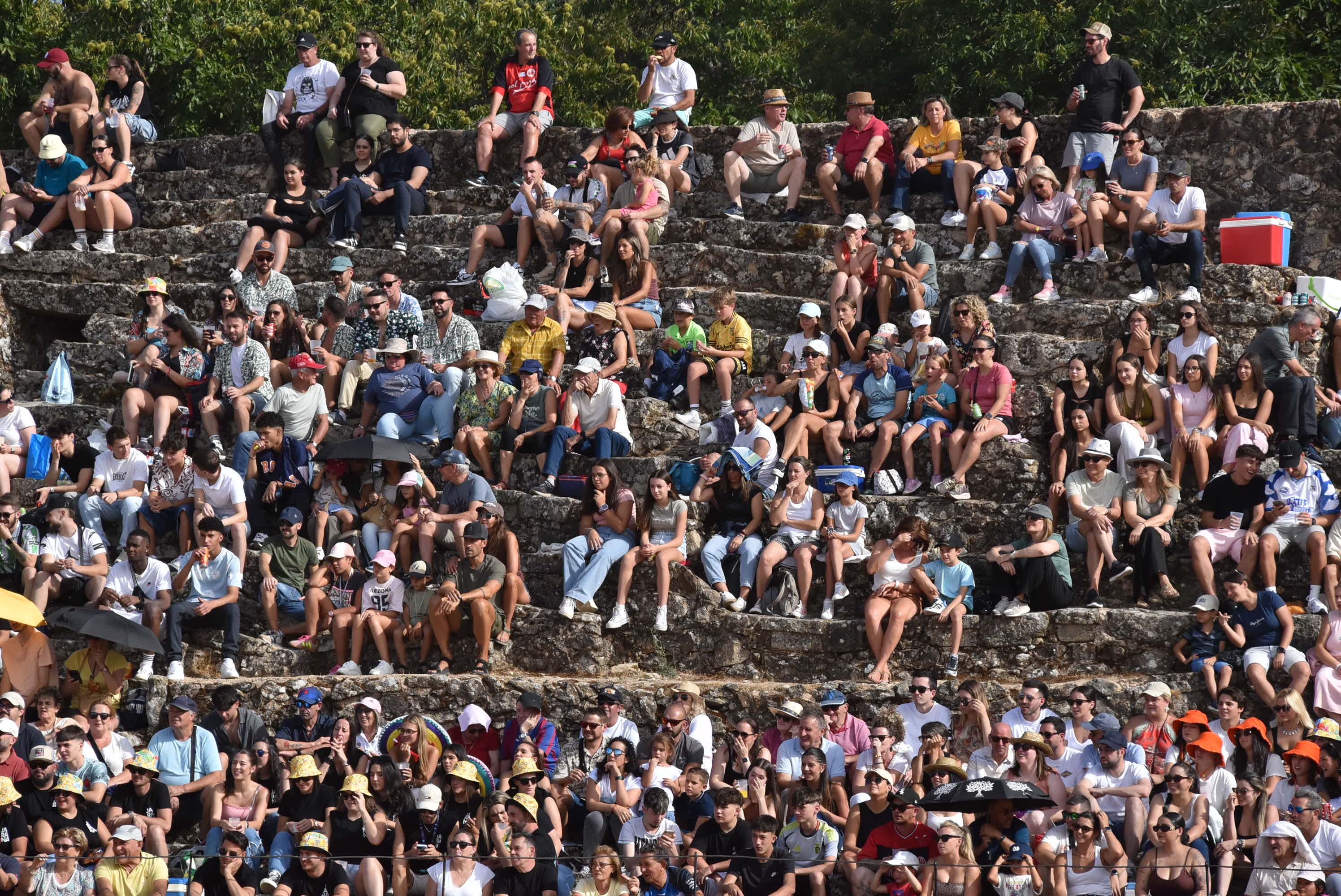 La peña &#039;El lokal&#039; gana las pruebas del Humor Amarillo en la plaza de toros de Béjar