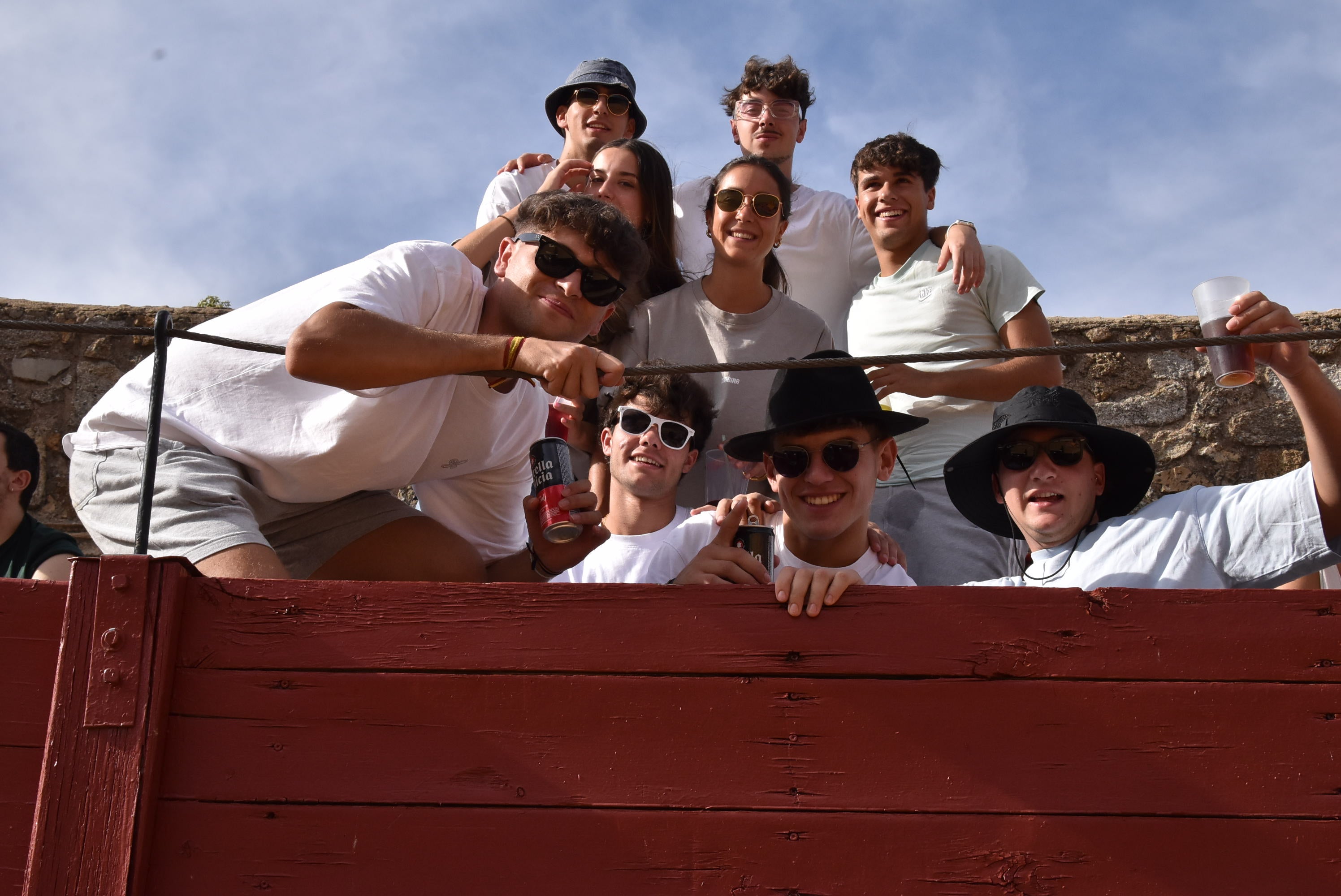 La peña &#039;El lokal&#039; gana las pruebas del Humor Amarillo en la plaza de toros de Béjar