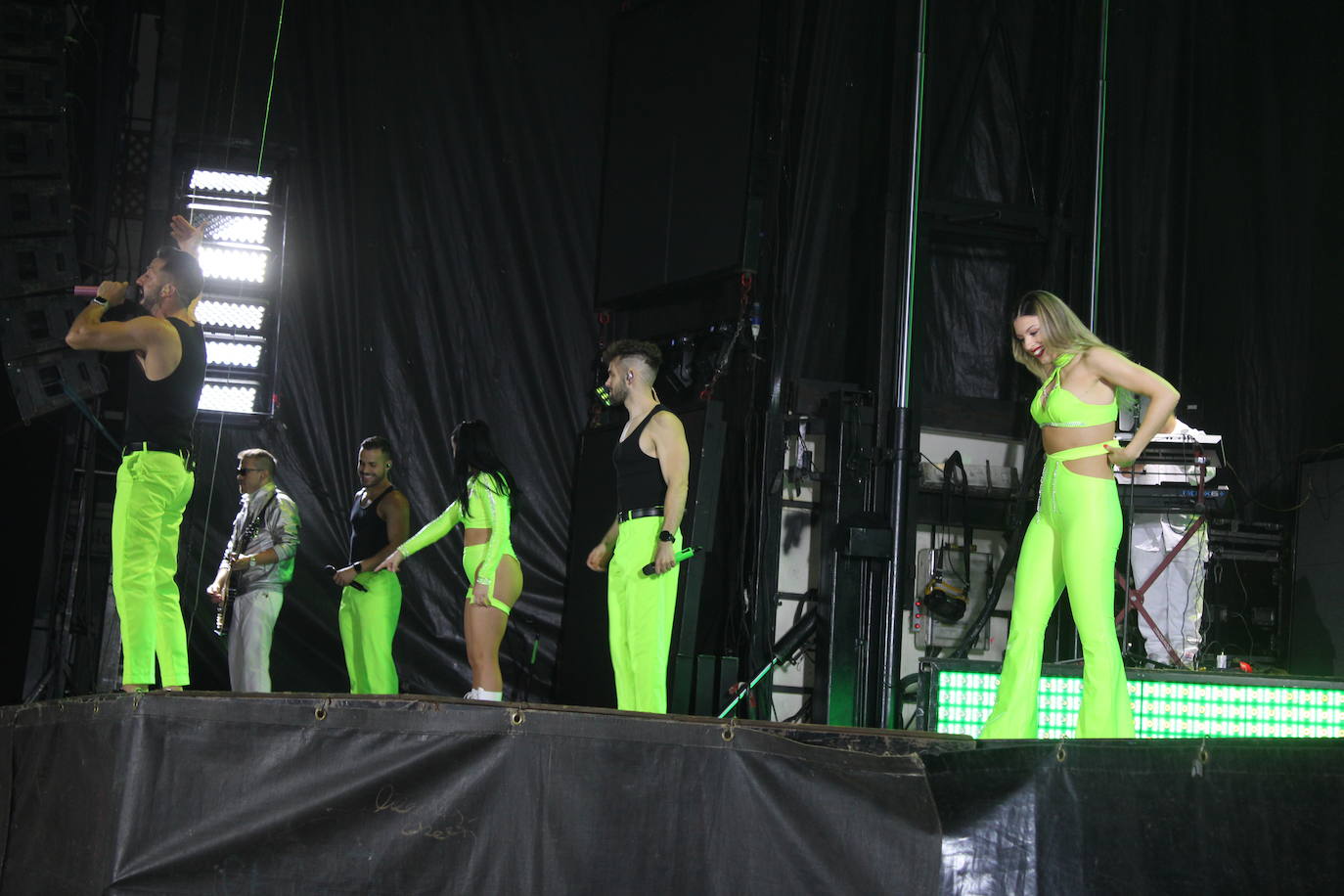 La música anima la noche de fiesta en Béjar