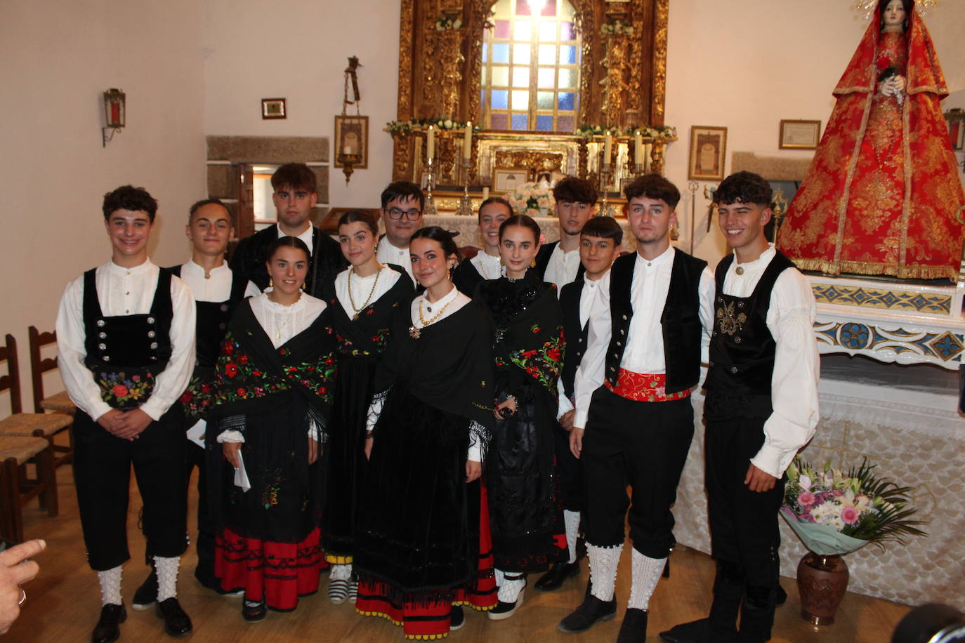 Los quintos protagonizan el día de fiesta en Gallegos de Solmirón