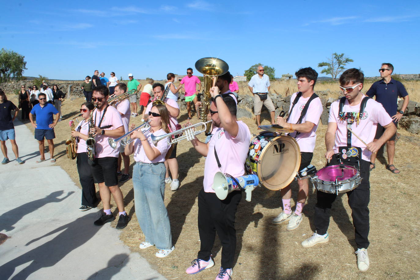 Los quintos protagonizan el día de fiesta en Gallegos de Solmirón