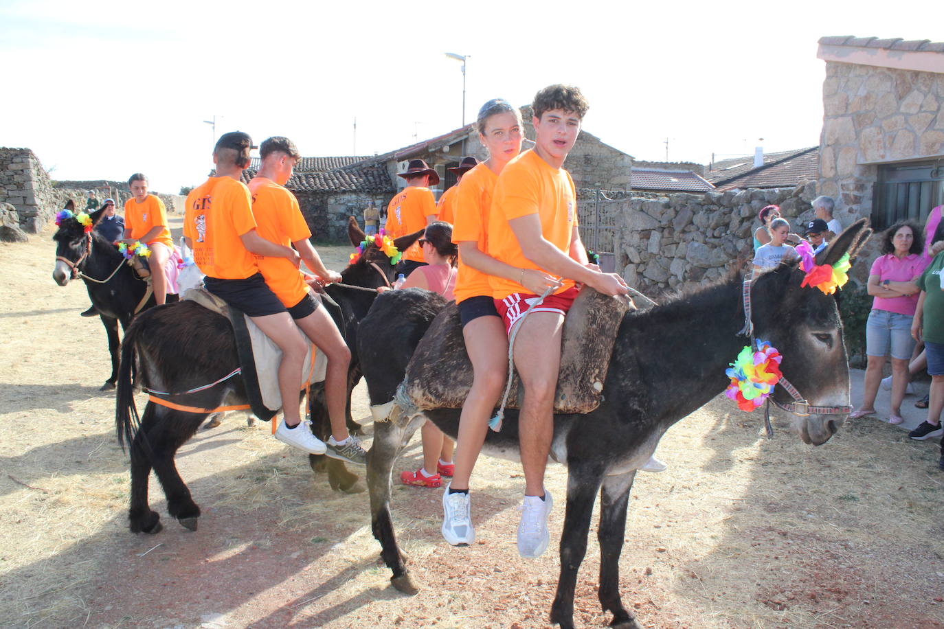Los quintos protagonizan el día de fiesta en Gallegos de Solmirón