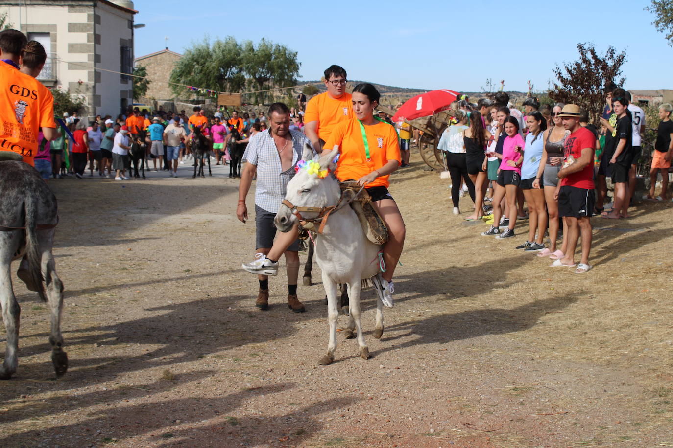 Los quintos protagonizan el día de fiesta en Gallegos de Solmirón