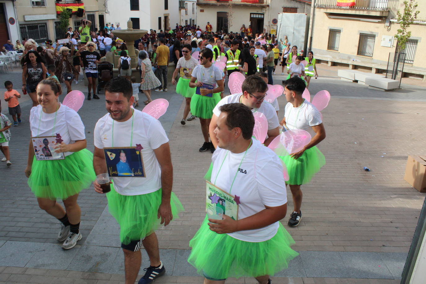 Ambiente joven para abrir la fiesta en Cespedosa de Tormes