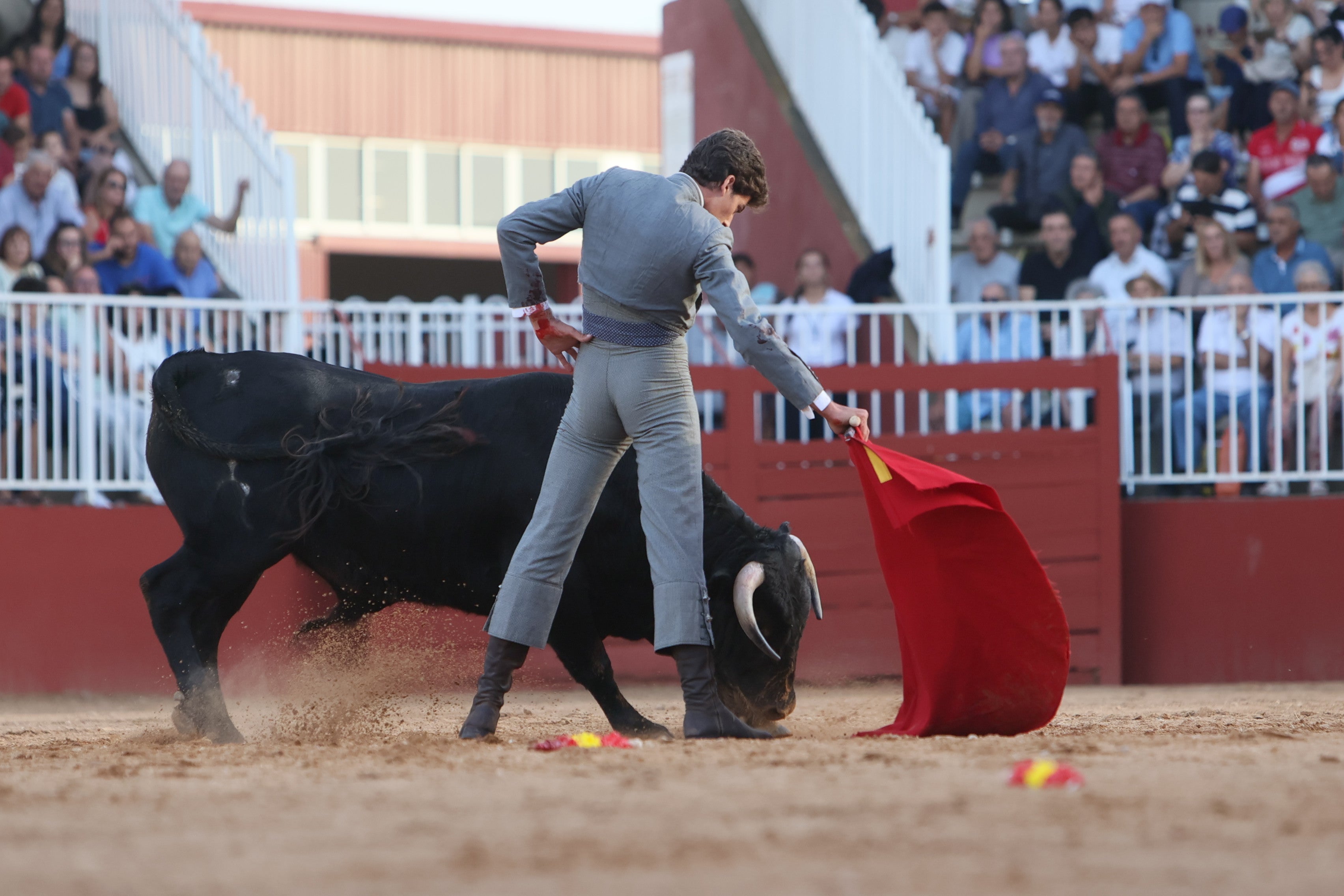 Dos orejas para Mateos, Norte y Rojo en el certamen de novilleros