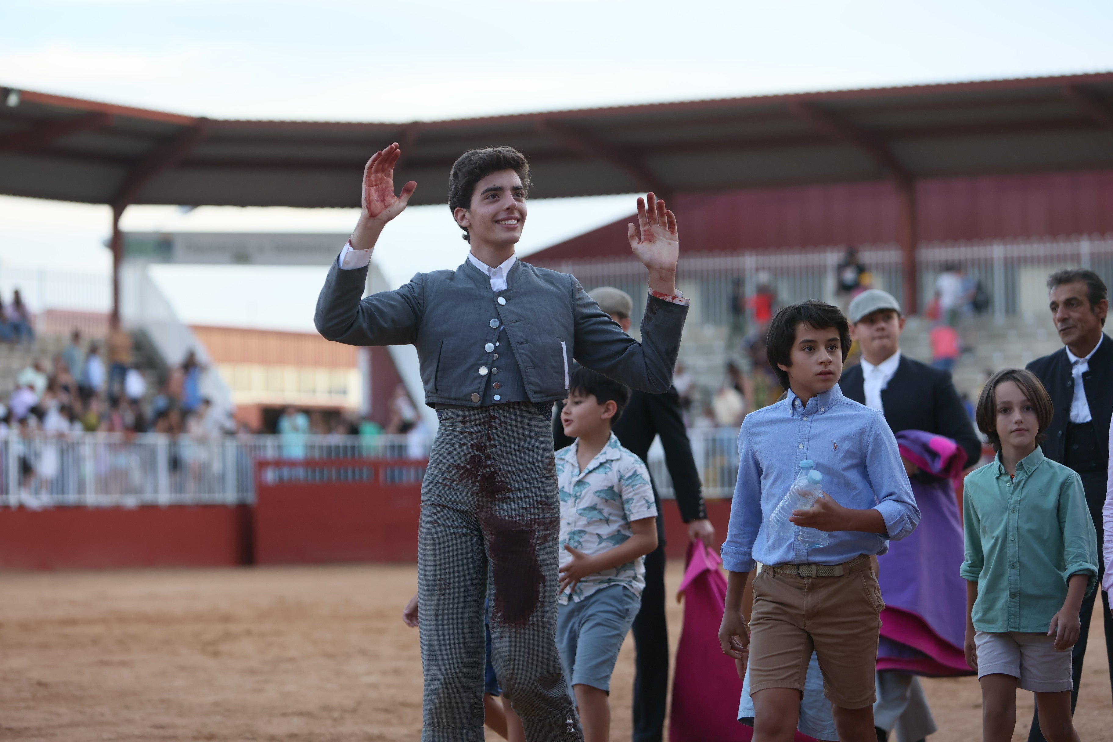 Dos orejas para Mateos, Norte y Rojo en el certamen de novilleros