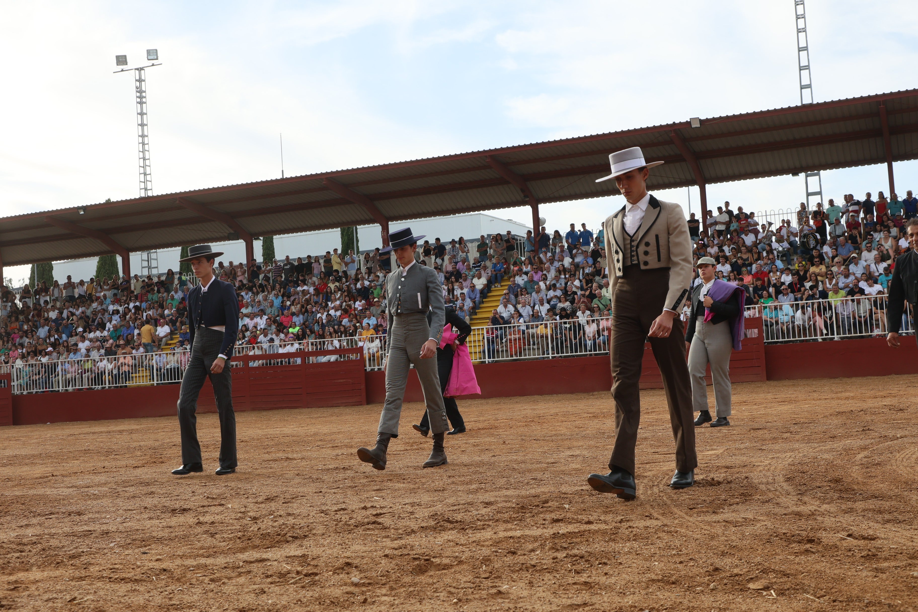 Dos orejas para Mateos, Norte y Rojo en el certamen de novilleros