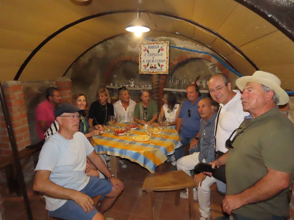 Visita al patrimonio subterráneo de Macotera