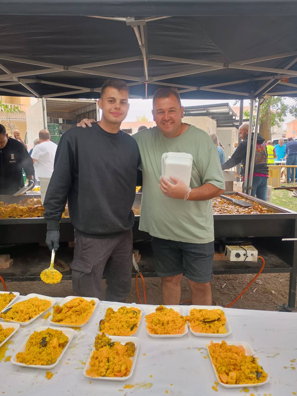 1.800 raciones de paella en Villoria