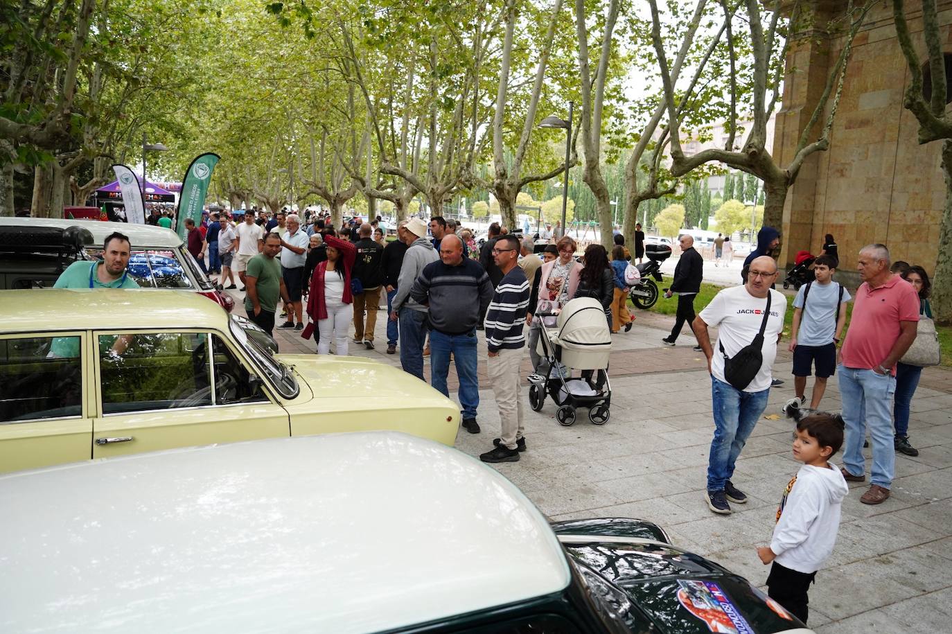 El rugido de los motores clásicos portugueses acaparan miradas en el IV Concurso de Elegancia de Vehículos de Salamanca