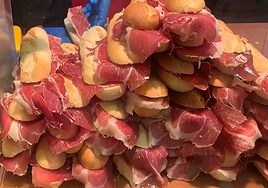 'Pata Negra' sigue triunfando con sus bocadillos de jamón en Salamaq