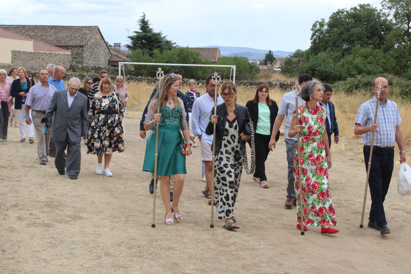 Gallegos de Solmirón acompaña a la Virgen de Gracia Carrero
