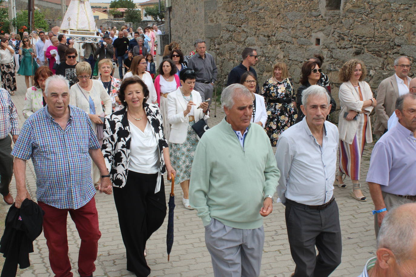 Gallegos de Solmirón acompaña a la Virgen de Gracia Carrero