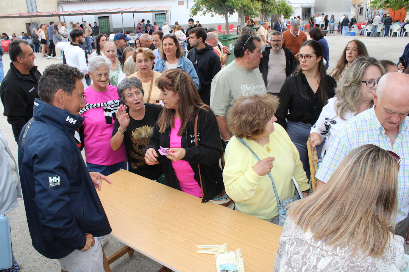 Gallegos de Solmirón acompaña a la Virgen de Gracia Carrero